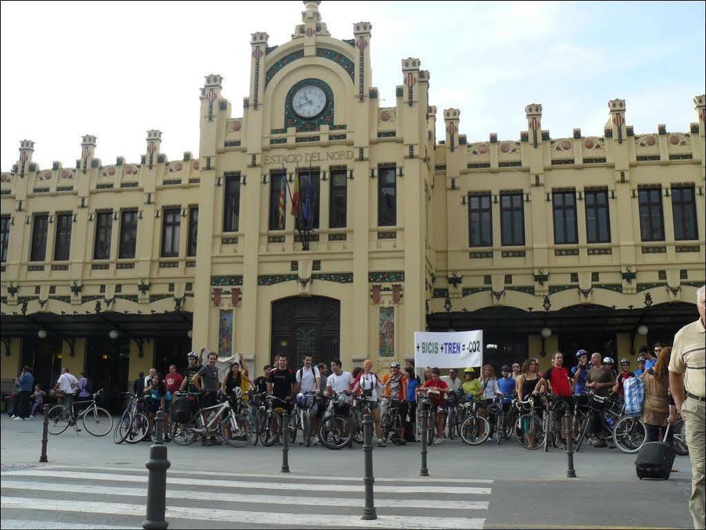 Up Hostel Valencia Ngoại thất bức ảnh
